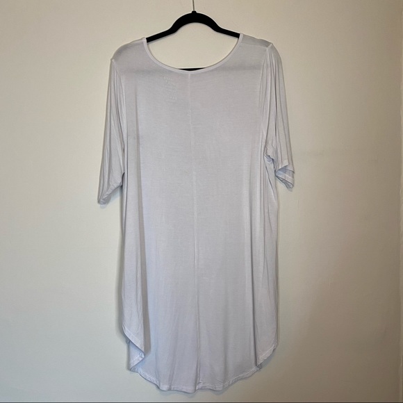 ✨torrid white super soft v-neck favorite tunic tee✨ - Picture 5 of 8